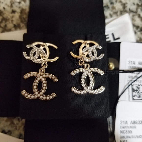 HOSTPICK!!!Chanel  Metiers d’Art drop earrings - Picture 13 of 17